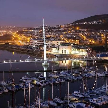 Luxe Living Guest House-Sleeps 6-Private Parking-Free Wifi-Beach-City Swansea Luaran gambar