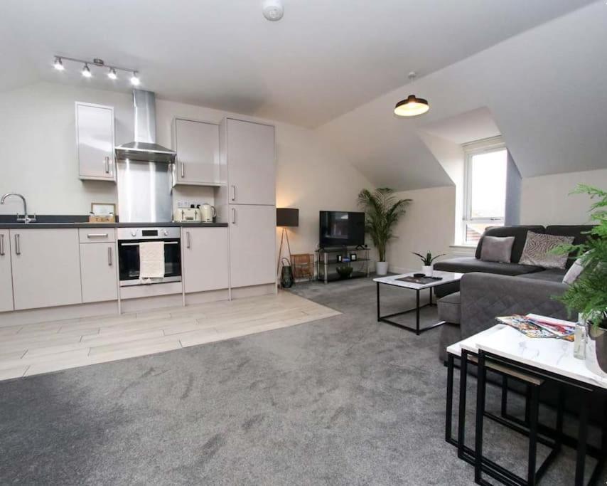 Luxe Living Guest House-Sleeps 6-Private Parking-Free Wifi-Beach-City Swansea Luaran gambar