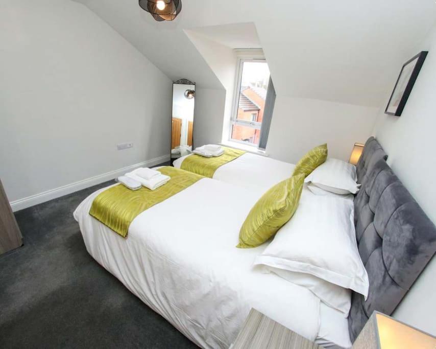 Luxe Living Guest House-Sleeps 6-Private Parking-Free Wifi-Beach-City Swansea Luaran gambar