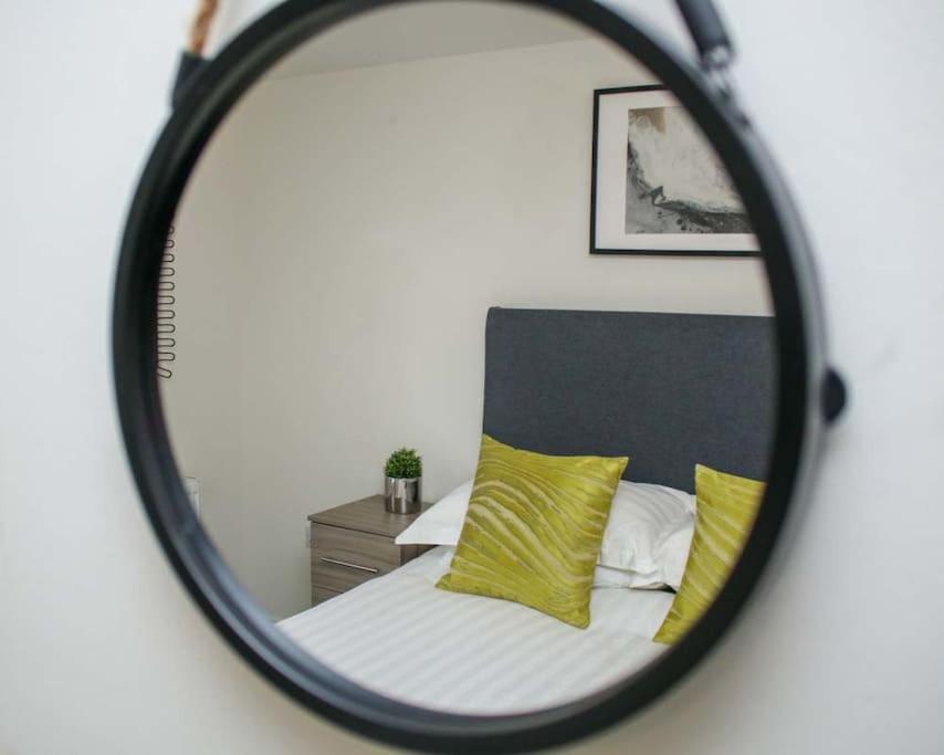 Luxe Living Guest House-Sleeps 6-Private Parking-Free Wifi-Beach-City Swansea Luaran gambar